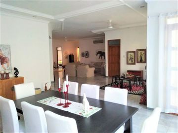 Disewakan Rumah Siap Huni di Kemang Timur Dengan Private Pool dan Taman HSE-A0668