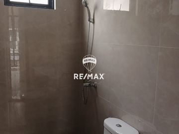 DISEWAKAN RUMAH BARU DI DAERAH BINTARO
