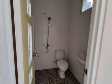 Rumah Villa Dijual Plus Kolam Renang di Kota Batu Dekat Wisata | 0