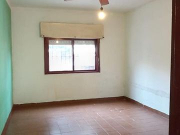Casa 3 Dormitorios Barrio Santa Rosa Cocheras