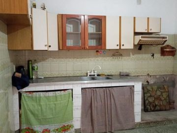 Casa 3 Dormitorios Barrio Santa Rosa Cocheras