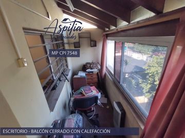 VENTA Hermosa Casa de tres dormitorios con cochera y patio en Nuevo Poeta Lugones