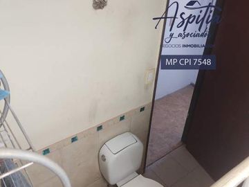 VENTA Hermosa Casa de tres dormitorios con cochera y patio en Nuevo Poeta Lugones