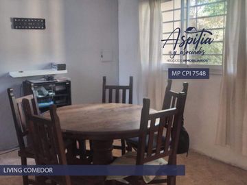 VENTA Hermosa Casa de tres dormitorios con cochera y patio en Nuevo Poeta Lugones