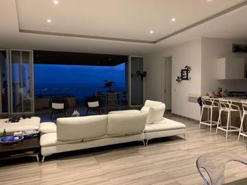 ACAPULCO PUNTA DIAMANTE DEPARTAMENTO DE LUJO VISTA AL OCEANO EN LOS RISCOS