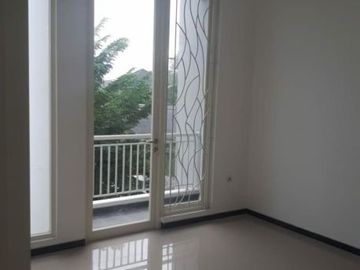 Rumah Sutorejo Timur Mininalis dan Baru Gressss Hadap Selatan dan Barat