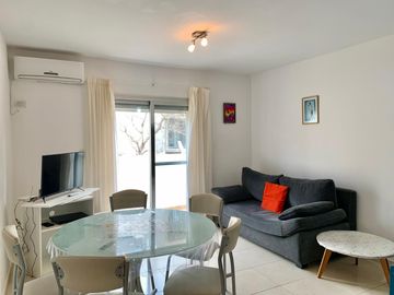 DEPARTAMENTO MONTE DEL ESTE A 2 CUADRAS DE LA PLAYA