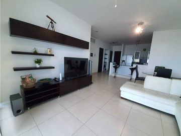 VENTA DE APARTAMENTO AMOBLADO PARA INVERSION CINTA COSTERA PH DESTINY
