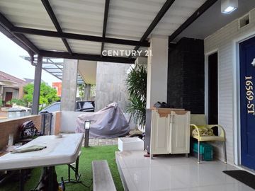 Dijual Rumah Siap Huni  Strategis Dalam Cluster Di Sektor 9 Bint