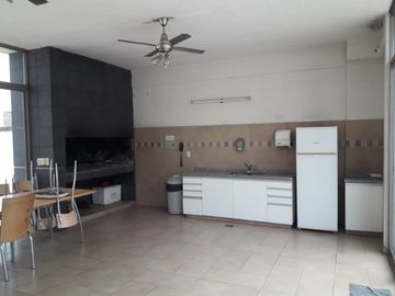 Espectacular piso exclusivo - 4 dormitorios - BalcÃ³n - SUM, piscina - Bauleras - Dos cocheras - PueyrredÃ³n 1600