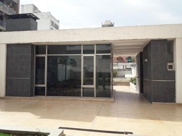 Espectacular piso exclusivo - 4 dormitorios - BalcÃ³n - SUM, piscina - Bauleras - Dos cocheras - PueyrredÃ³n 1600