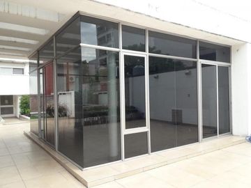 Espectacular piso exclusivo - 4 dormitorios - BalcÃ³n - SUM, piscina - Bauleras - Dos cocheras - PueyrredÃ³n 1600