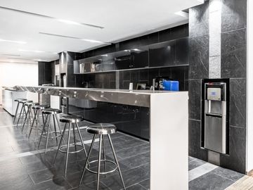 All-inclusive access to coworking space in Regus WTC 5
