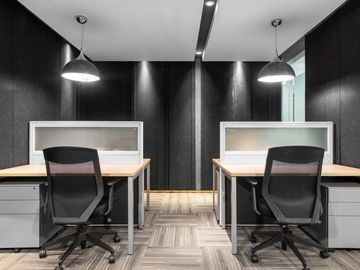 All-inclusive access to coworking space in Regus WTC 5