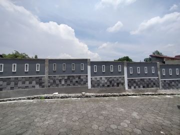 Tanah Jalan Kaliurang Km 8, Lebar Jalan 5 Meter
