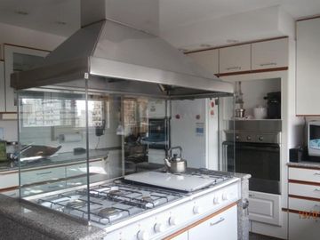 Las Cañitas- Soldado de la independencia al 1400-
Piso excelente .5 ambientes con cochera.Piso 11-