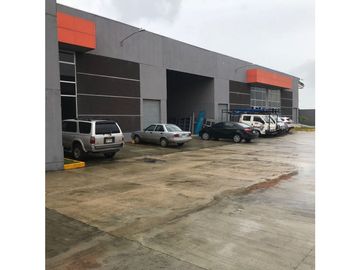SEA Confiable Vende Galera en Parque Industrial  Las Americas
