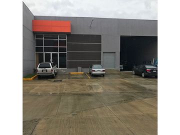 SEA Confiable Vende Galera en Parque Industrial  Las Americas