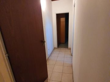 Casa sobre lote de 1160 m2 en  Rafael Calzada  ideal quinta o destino comercial acepta permuta