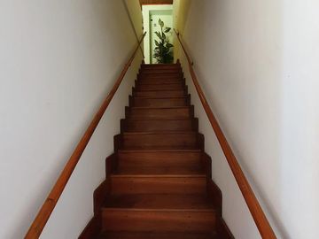 Casa sobre lote de 1160 m2 en  Rafael Calzada  ideal quinta o destino comercial acepta permuta