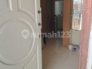 Rumah Hadap Timur Dalam Cluster Puri Permata Mediterania di Puri Gardena