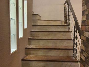 Rumah Green Hill Full Furnished Kebomas Gresik
