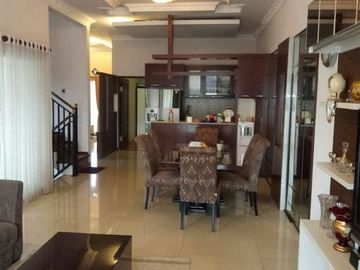 Rumah MEWAH Kolam Renang Setramurni Atas Dekat Sukajadi, Sarijadi Pasteur Bandung
