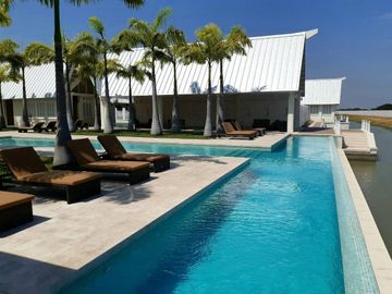 CASA DE VENTA EN PROYECTO URB. AIRES DEL BATÁN, CERCA PLAZA BATAN VIA SAMBORONDÓN