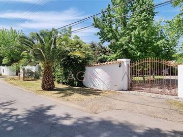 Casa en Venta en A pasos de Colegio San Felipe Diácono