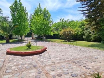 Casa en Venta en A pasos de Colegio San Felipe Diácono