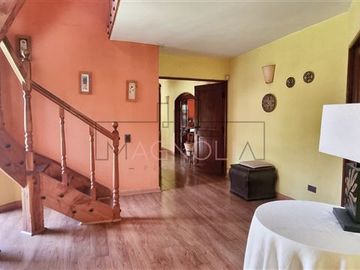 Casa en Venta en A pasos de Colegio San Felipe Diácono