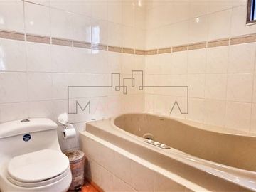 Casa en Venta en A pasos de Colegio San Felipe Diácono
