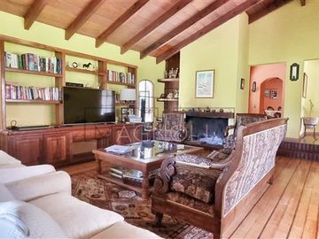 Casa en Venta en A pasos de Colegio San Felipe Diácono