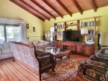 Casa en Venta en A pasos de Colegio San Felipe Diácono
