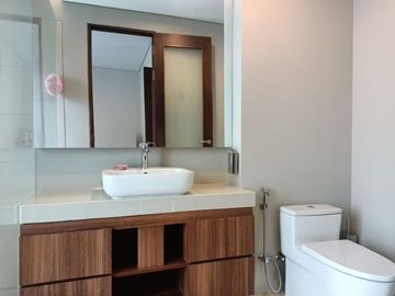 Rumah Cantik 2 Lantai Di Ciputat - LR 4523 BR