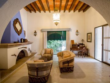 Venta Casa De Un Nivel En Un Terreno De 3000 M2 En Rancho Cortés, Cuernavaca