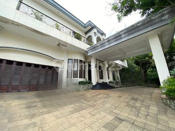 Rumah Super Luas Semi Furnished Dengan Kolam Renang di Cinere