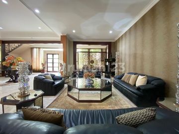 Rumah Super Luas Semi Furnished Dengan Kolam Renang di Cinere
