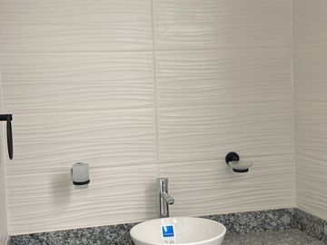 Se Vende Casa en Zibata, 3er Recamara en PB, Jardín,  de SUPER LUJO !!