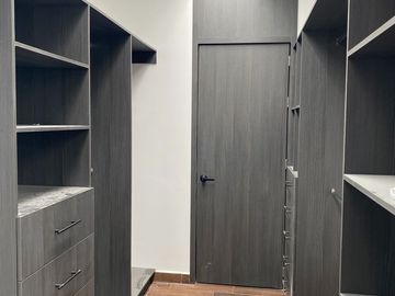 Se Vende Casa en Zibata, 3er Recamara en PB, Jardín,  de SUPER LUJO !!