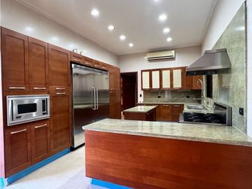 Venta de Casa Toscana del Este en Costa del Este (JAG)