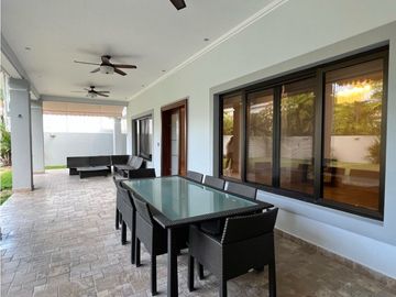 Venta de Casa Toscana del Este en Costa del Este (JAG)
