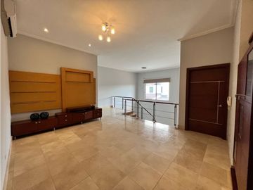 Venta de Casa Toscana del Este en Costa del Este (JAG)