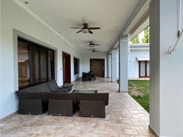 Venta de Casa Toscana del Este en Costa del Este (JAG)