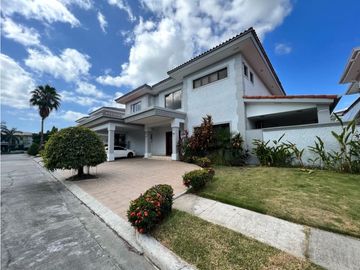 Venta de Casa Toscana del Este en Costa del Este (JAG)