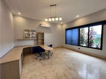 Venta de Casa Toscana del Este en Costa del Este (JAG)