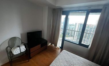 FOR RENT: ONE ROCKWELL WEST