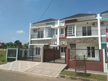 SIAPHUNI 1 unit Terakhir TOWNHOUSE 12 Unit dkt Kotawisata Cibubur