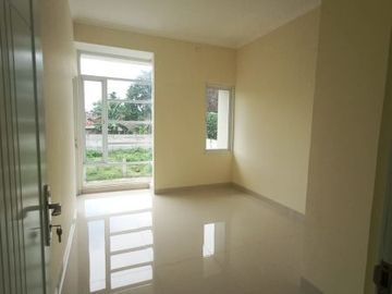SIAPHUNI 1 unit Terakhir TOWNHOUSE 12 Unit dkt Kotawisata Cibubur