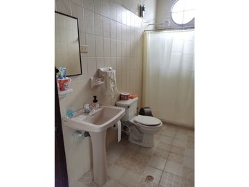 SE VENDE CASA ESQUINERA BIEN UBICADA EN SECTOR HISTORICO DE POPAYAN